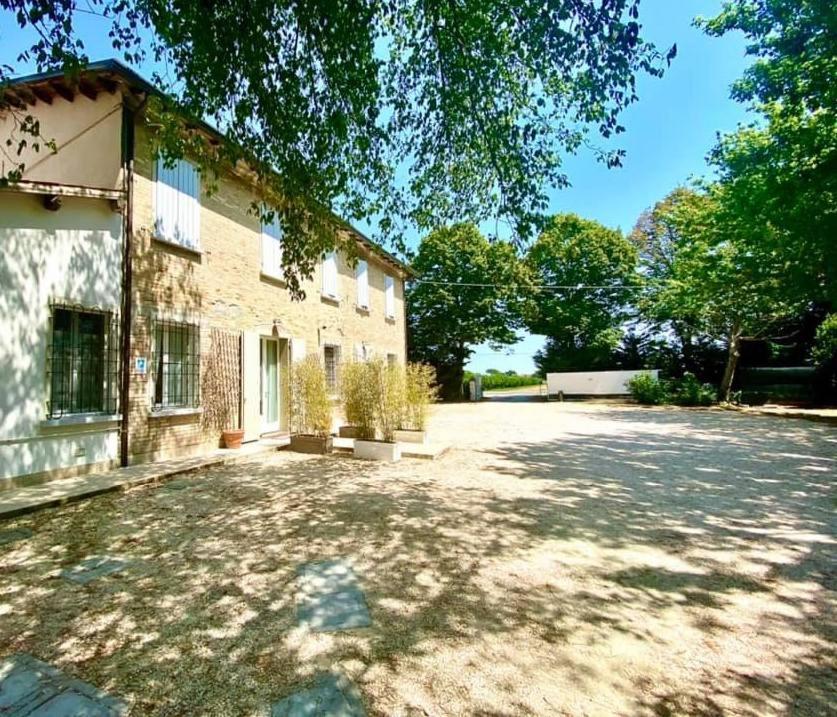 Il Bianconiglio R&B Acomodação com café da manhã Carraie Exterior foto